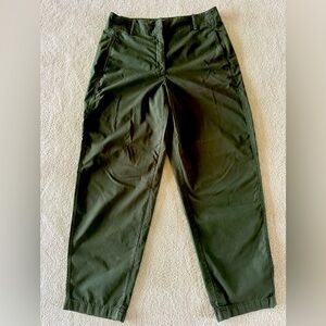 Theory Straight Leg Classic Pants. Green | Size 8